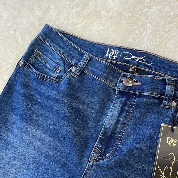 DG2 by Diane Gilman Virtual Stretch Up-Lifter Boot-Cut Jean - Picture 7 of 12